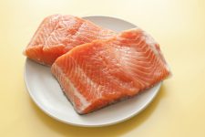 در هر 100 گرم ماهی چقدر پروتئین دارد؟